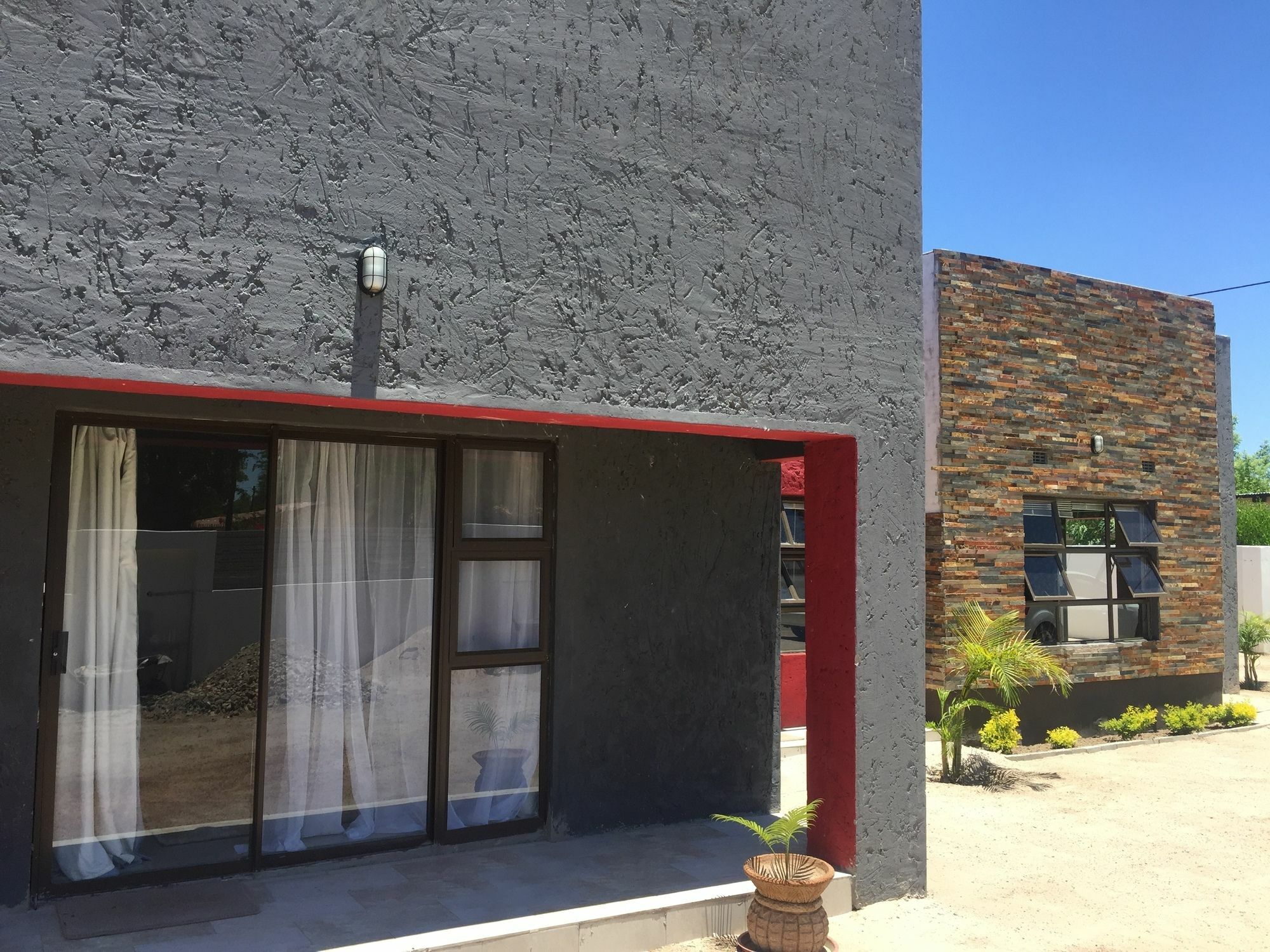 The New Mall Guesthouse Maun Esterno foto